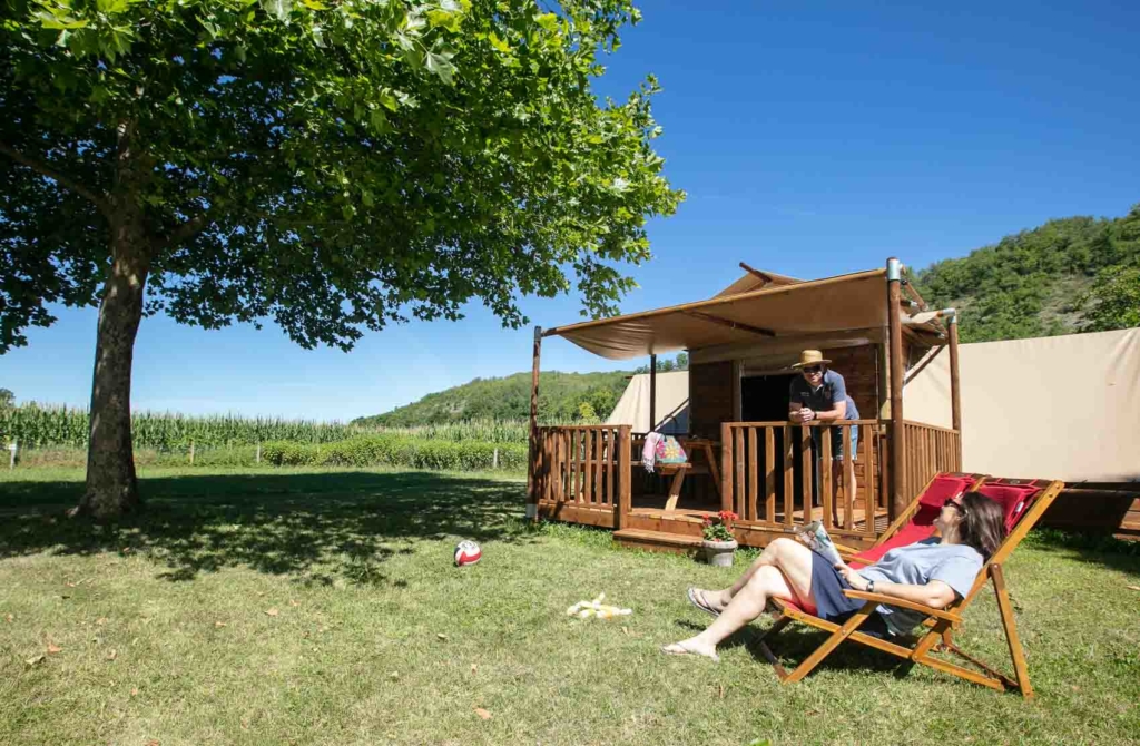 Camping avec tente lodge dans le Lot